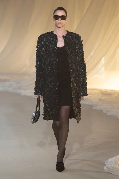 Look 48